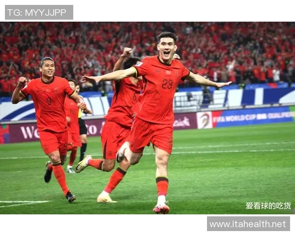 年轻稳重的足球明星展现实力与风采的崛起之路