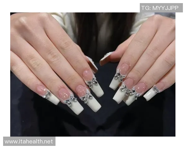 足球明星女友美甲风格大揭秘时尚与个性的完美结合