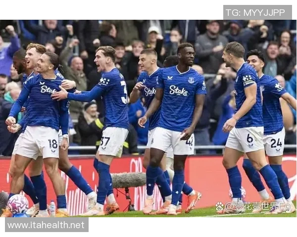 曼城最帅足球明星的魅力与风采解析,谁是球场上的时尚先锋