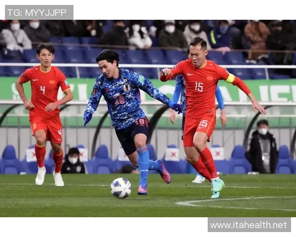 12强赛精彩对决日本队迎战实力不俗的伊拉克队争夺晋级名额